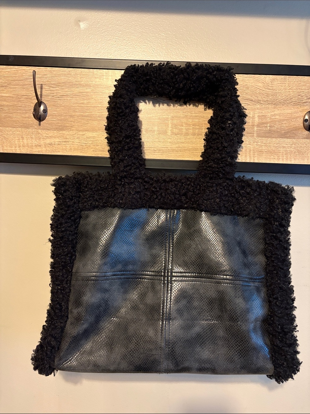 Jayley Collection Black Faux-Shearling Tote